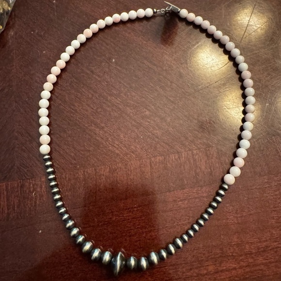 Native Pink Conch and Silver Navaho Bead Necklace - Picture 1 of 8